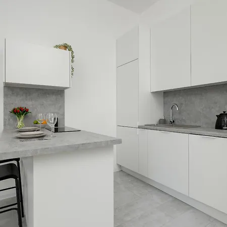 Апартаменты Comfortable Studio With Parking In By Renters *