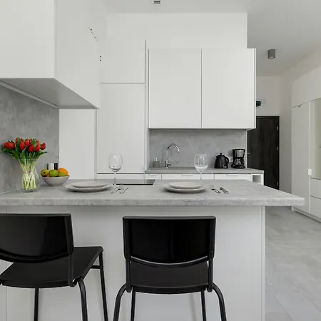 Апартаменты Comfortable Studio With Parking In By Renters