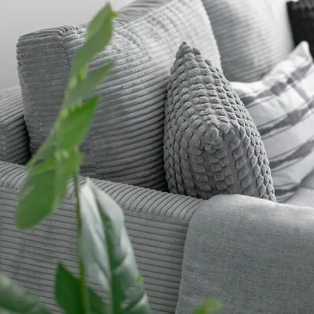 Comfortable Studio With Parking In By Renters Апартаменты