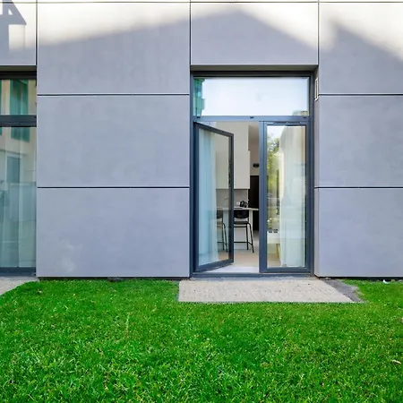 Апартаменты Comfortable Studio With Parking In By Renters