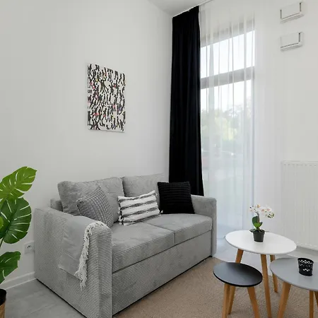 Comfortable Studio With Parking In By Renters Апартаменты *