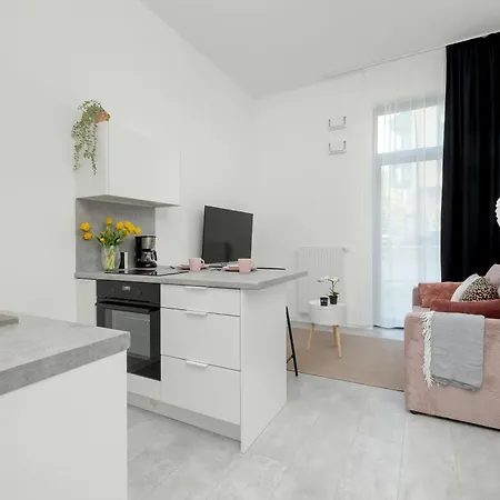 Comfortable Studio With Parking In By Renters
