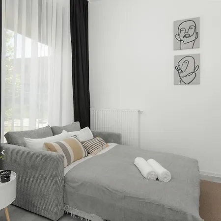 Апартаменты Comfortable Studio With Parking In By Renters