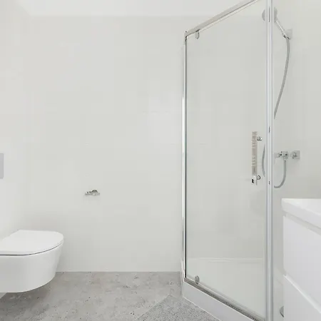 Comfortable Studio With Parking In By Renters Апартаменты *